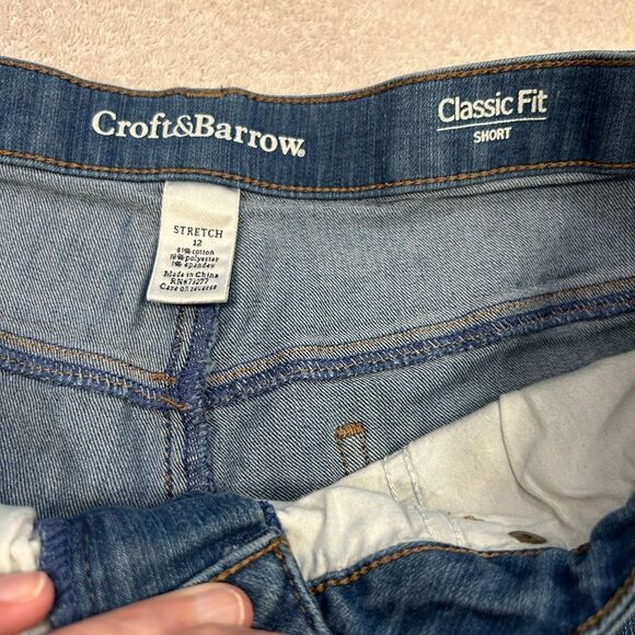 Croft & Barrow Blue Boyfriend Jeans with Distressed Details size 12 stretchy - Picture 6 of 10